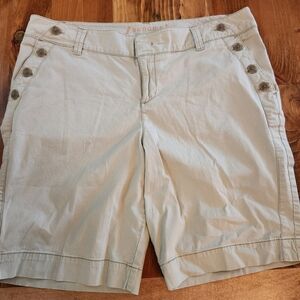 Sonoma Modern Bermuda Shorts.  Tan Size 16.  Great detailed shorts.
